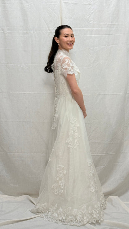 Vintage 1950s Lace Wedding Dress