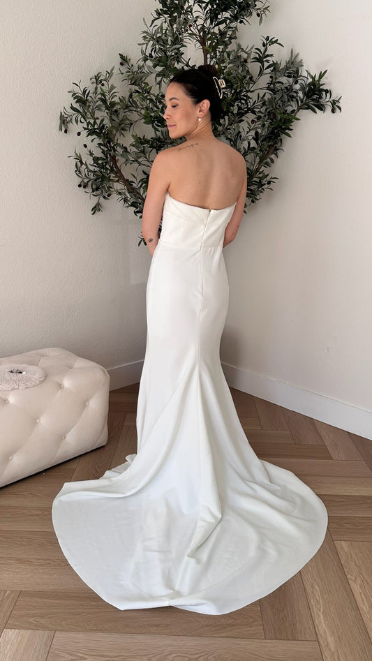 NEWHITE 'Fate' Strapless Gown