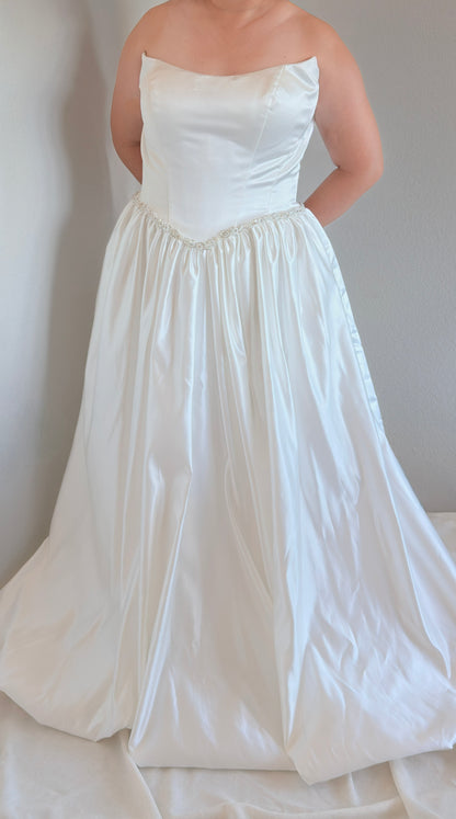 Casablanca Wedding Gown (Unworn)
