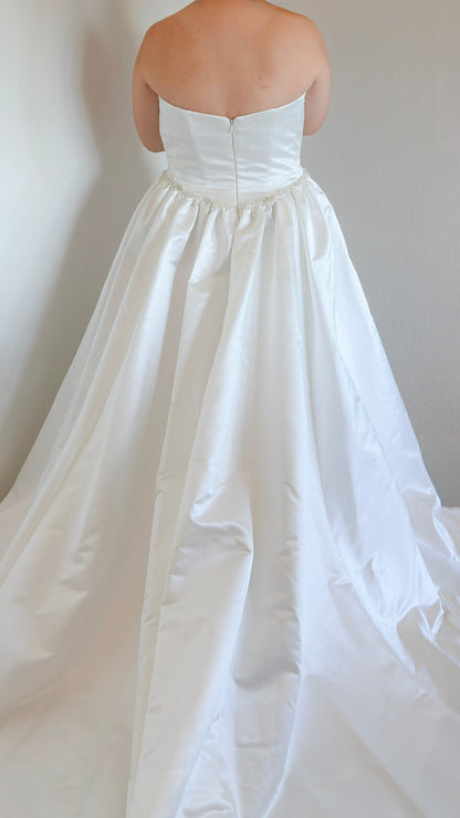 Casablanca Wedding Gown (Unworn)
